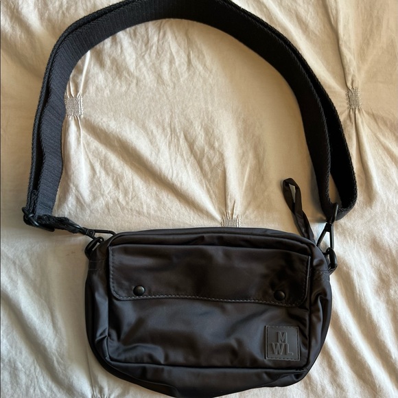 Madewell Handbags - Madewell mini bag (crossbody) black good condition